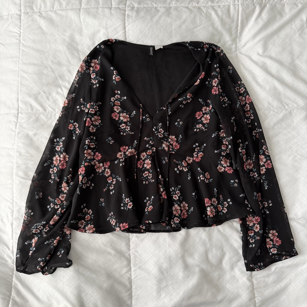 H&M Divided Bell Sleeve Blouse Peplum 8 Black Floral Night Out Chiffon Sheer